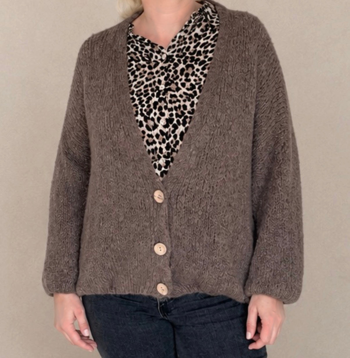 Strickcardigan Dreiknopf Taupe